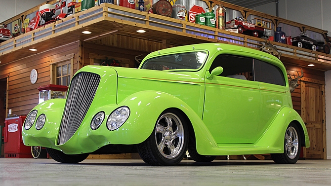 1935 Plymouth Sedan restomod street rod